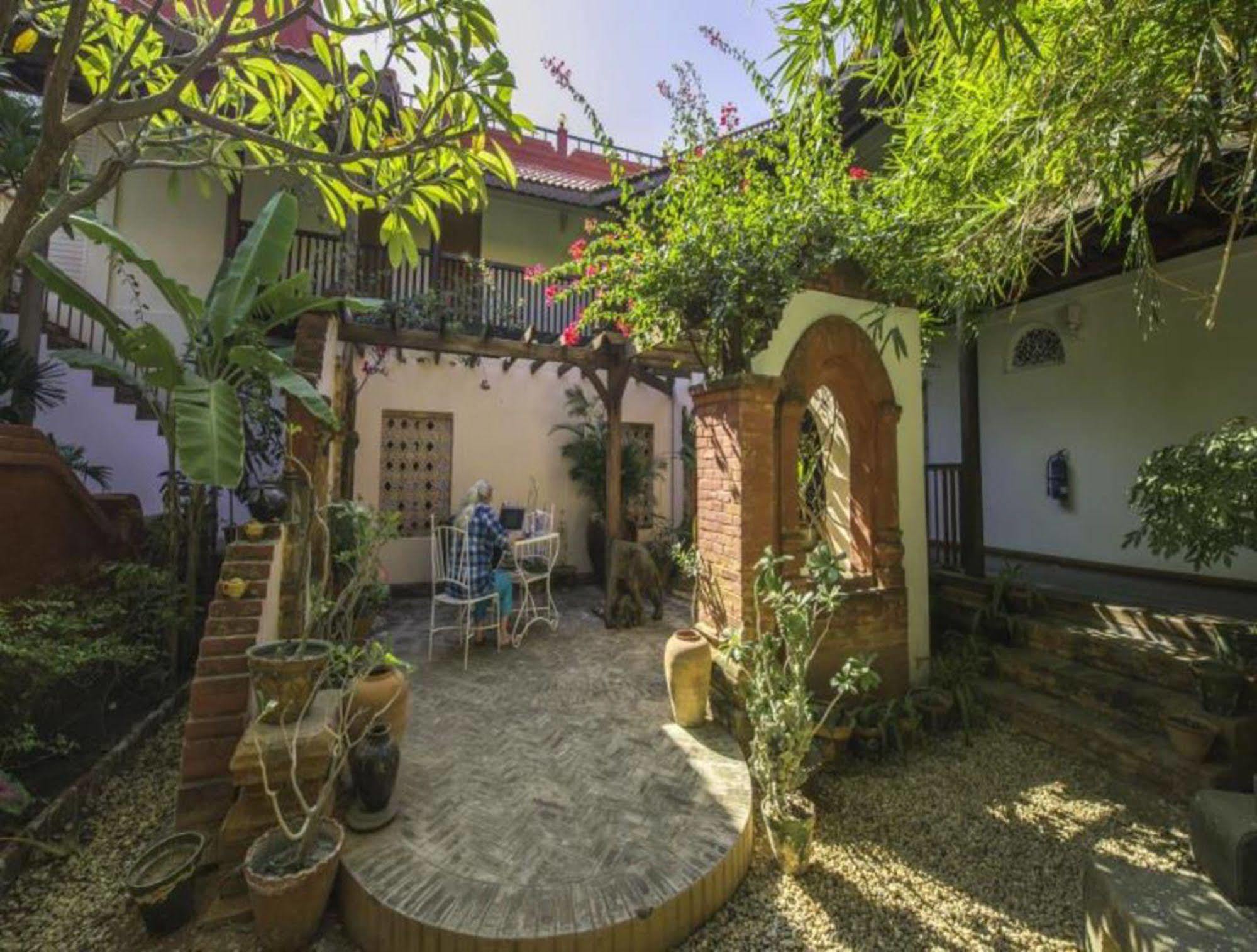 Thurizza Hotel Bagan Exteriör bild